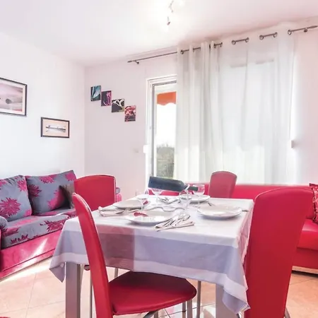 Garden Negras A4+1 For 5 Persons In - Porec
