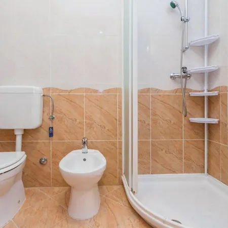 Garden Negras A4+1 For 5 Persons In - Porec
