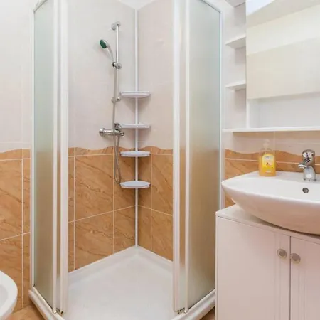 Garden Negras A4+1 For 5 Persons In - Porec Διαμέρισμα Kukci